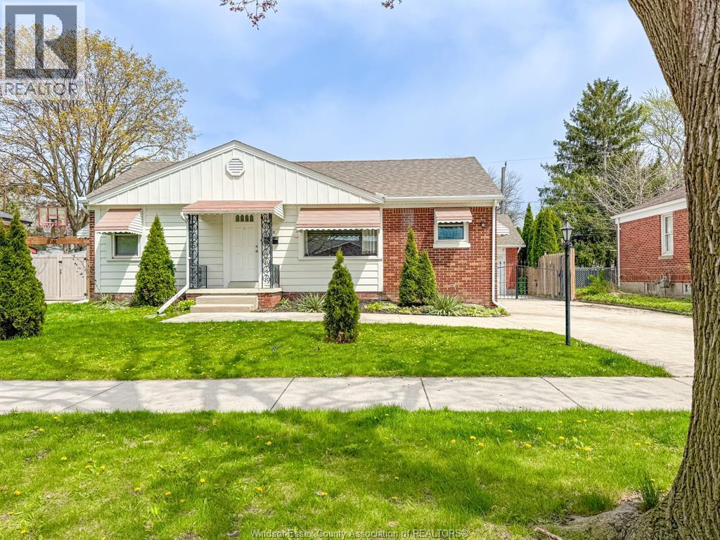 2628 Randolph, Windsor — primary photograph