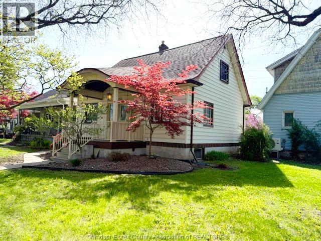 1921 Dacotah Drive, Windsor — photograph 2
