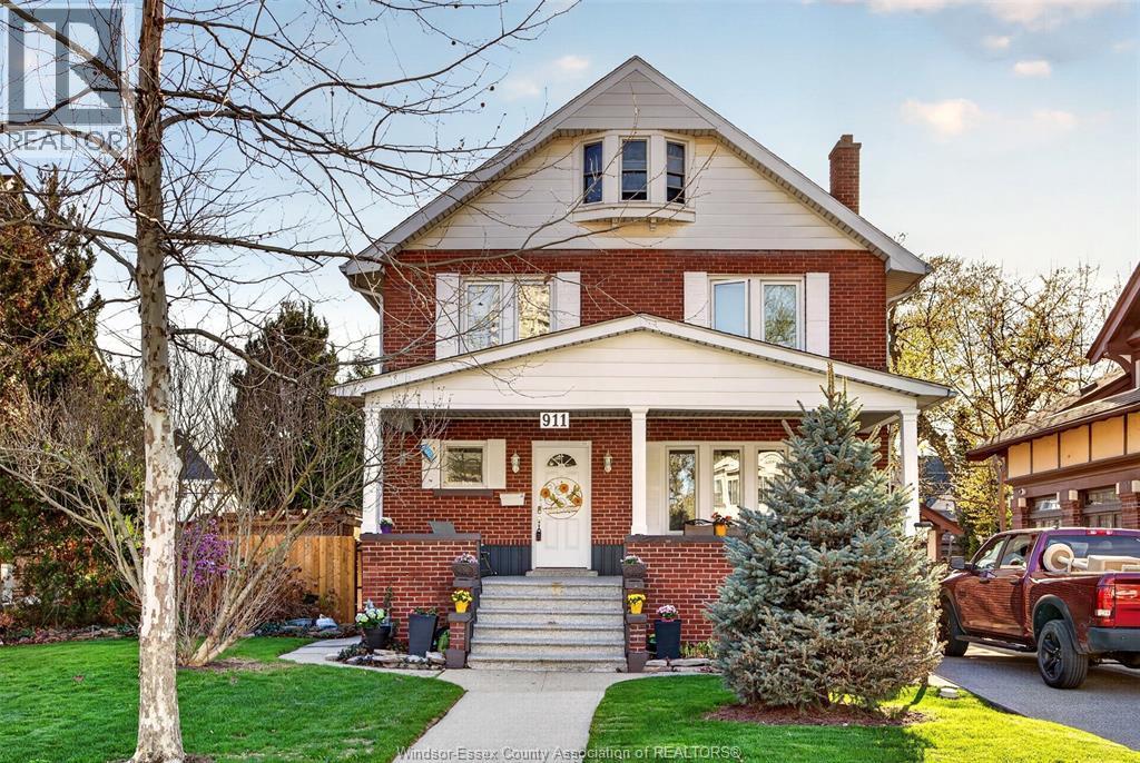 911 Victoria Avenue, Windsor — primary photograph