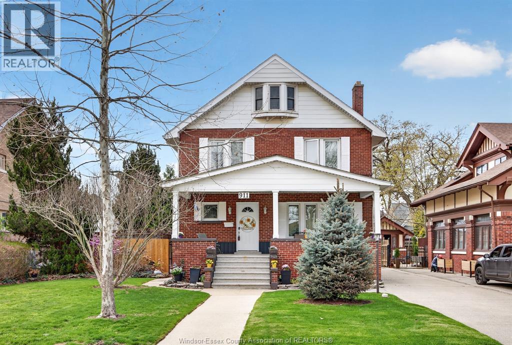 911 Victoria Avenue, Windsor — photograph 2