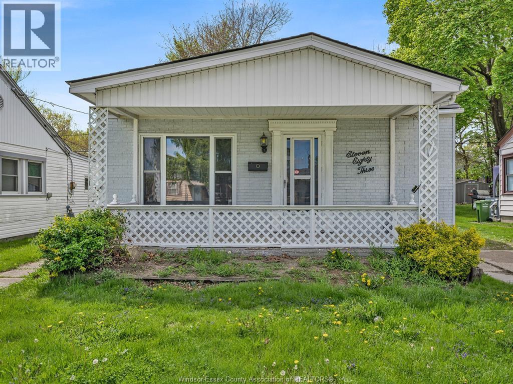 1183 Felix Avenue, Windsor — primary photograph