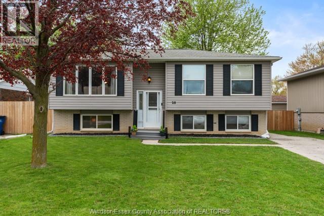 28 Vanier Drive, Tilbury — photograph 2