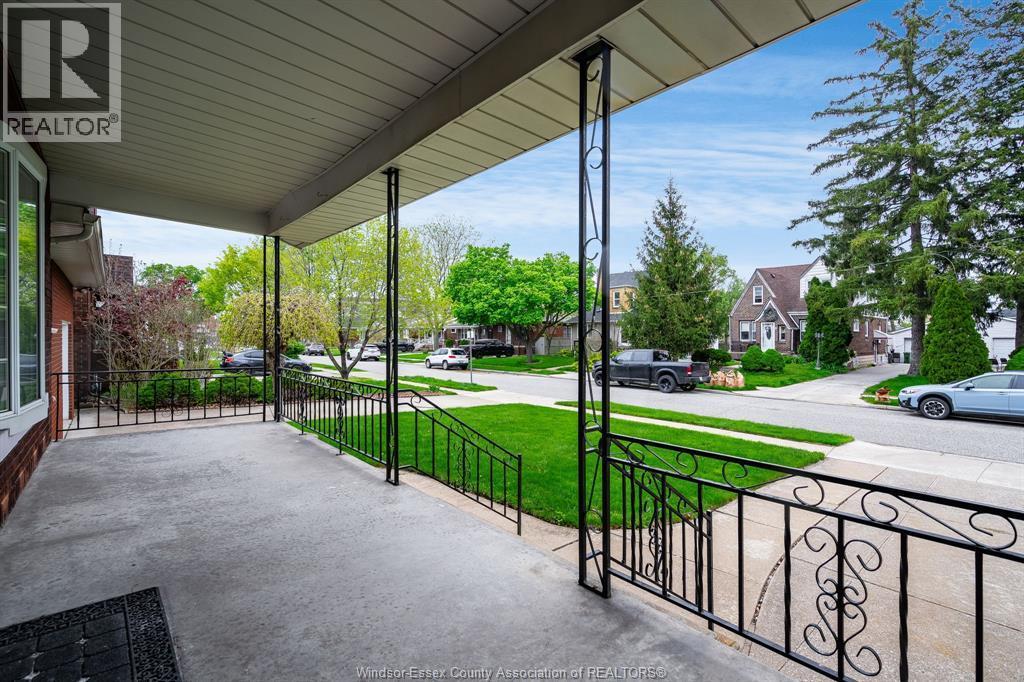 2279 Lillian Avenue, Windsor — photograph 2