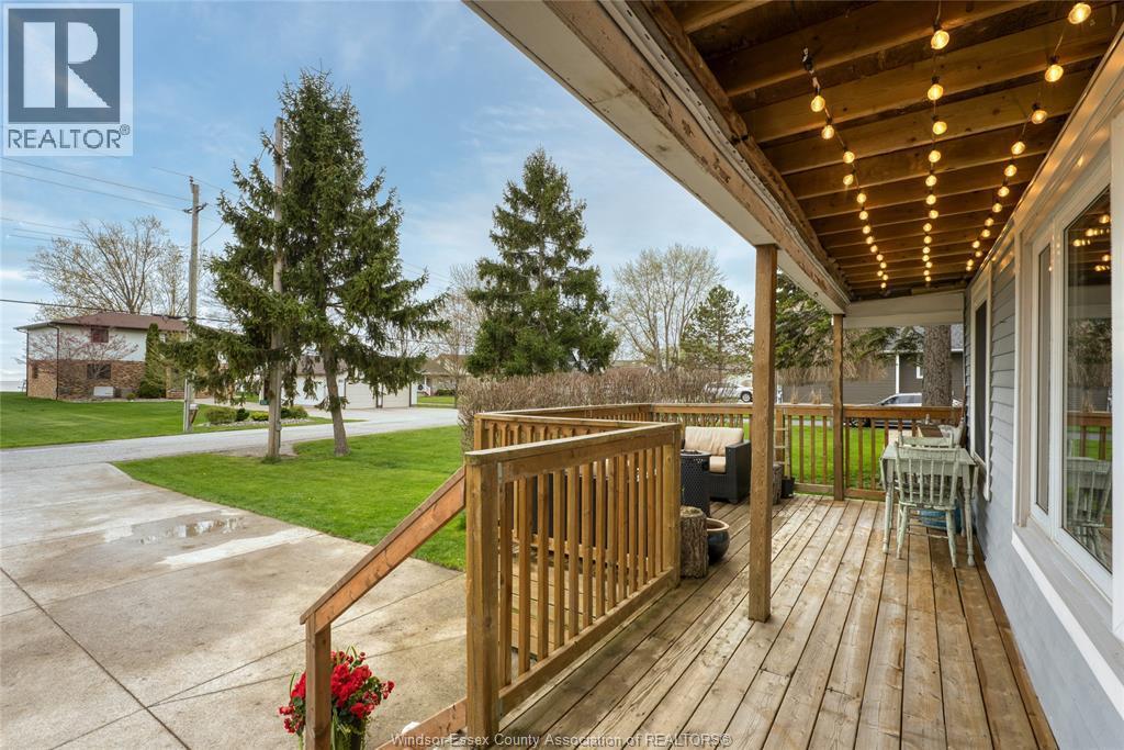 374 Lakewood Drive, Amherstburg — photograph 3