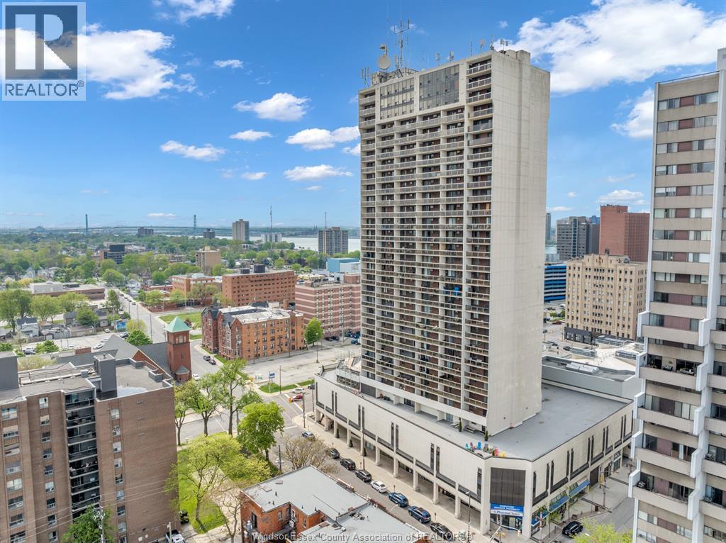 150 Park Street #1204, Windsor — photograph 2