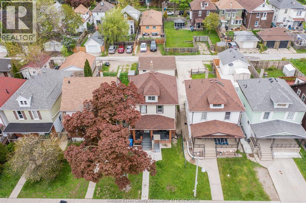 748 Moy, Windsor — photograph 2