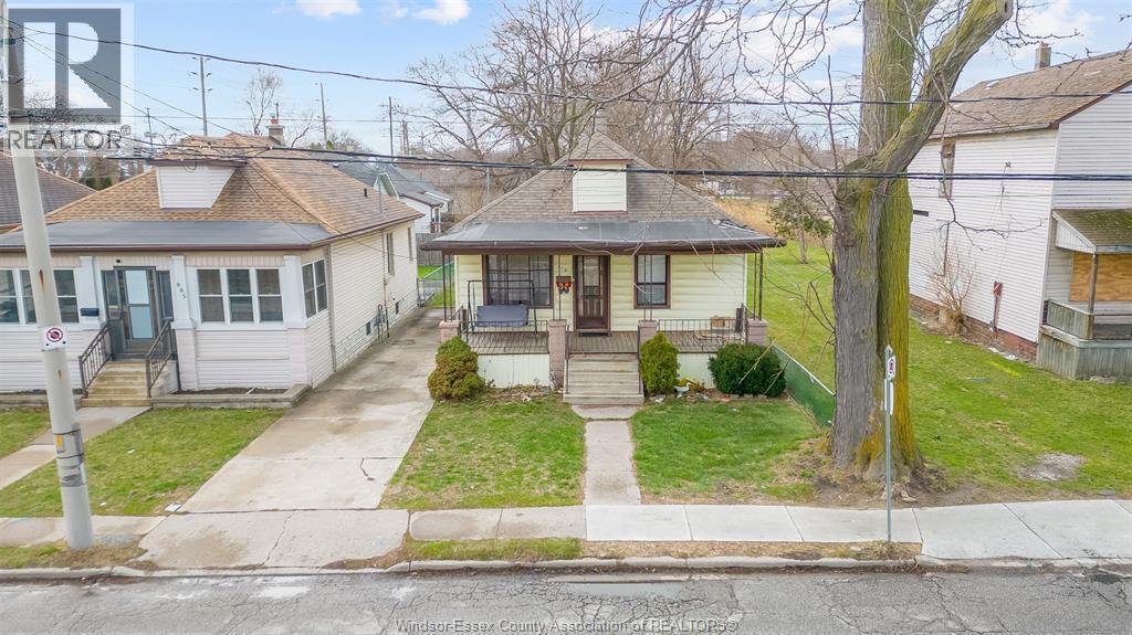 879 Felix, Windsor — photograph 2