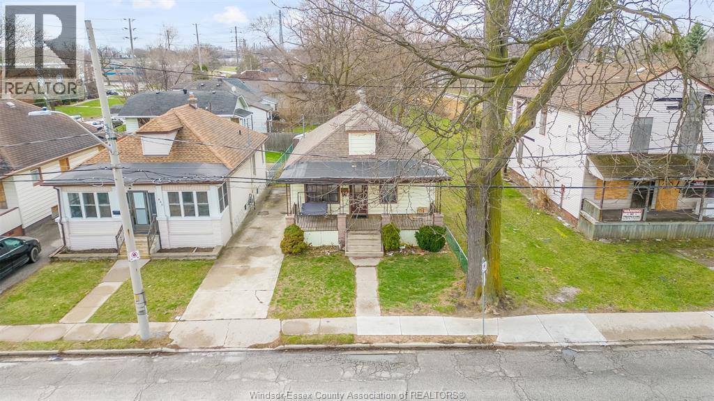879 Felix, Windsor — photograph 3