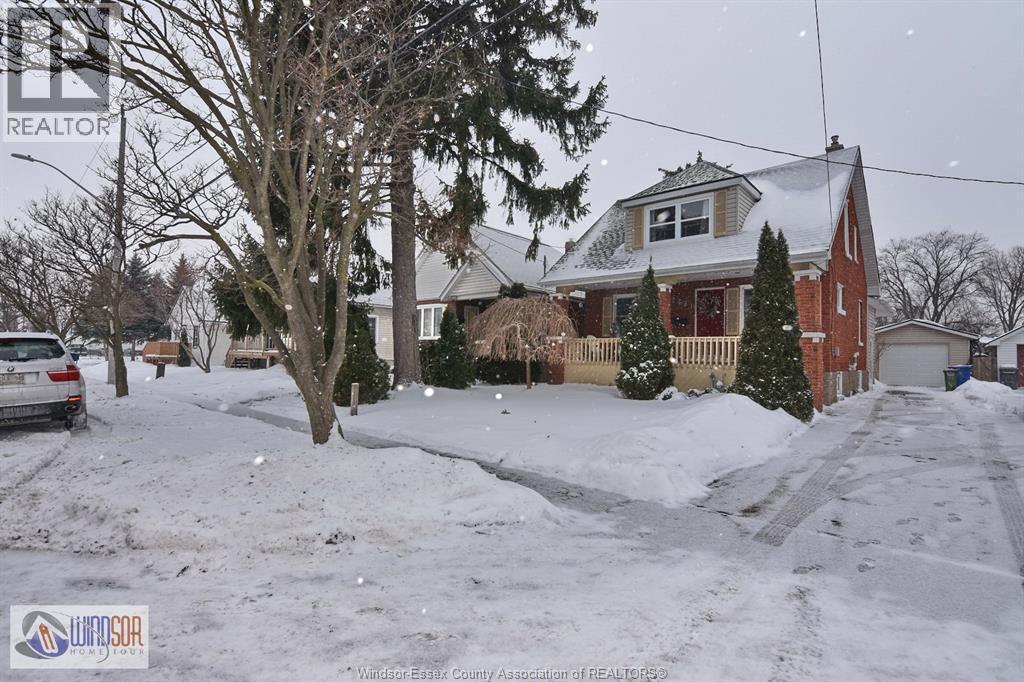 2471 Pillette, Windsor — photograph 2