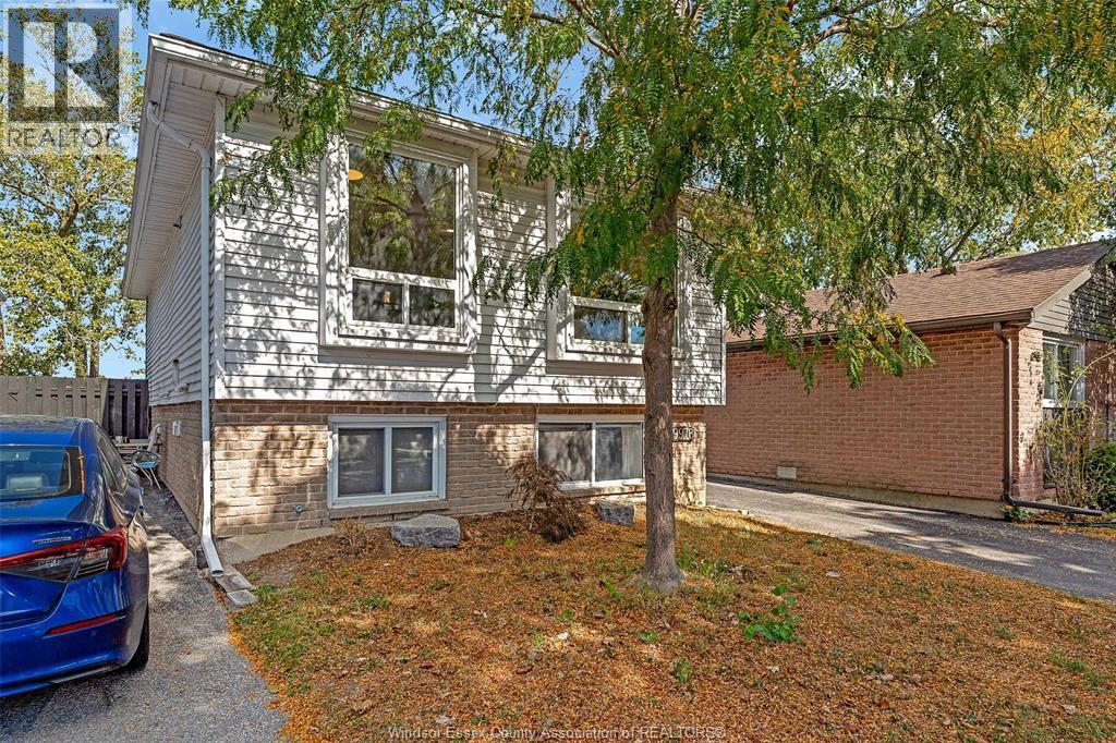 9978 Forest Glade Court #5, Windsor — photograph 3