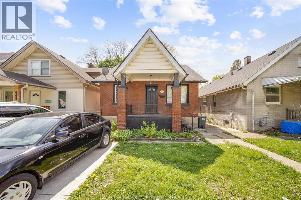 961 Curry Avenue, Windsor — primary photograph