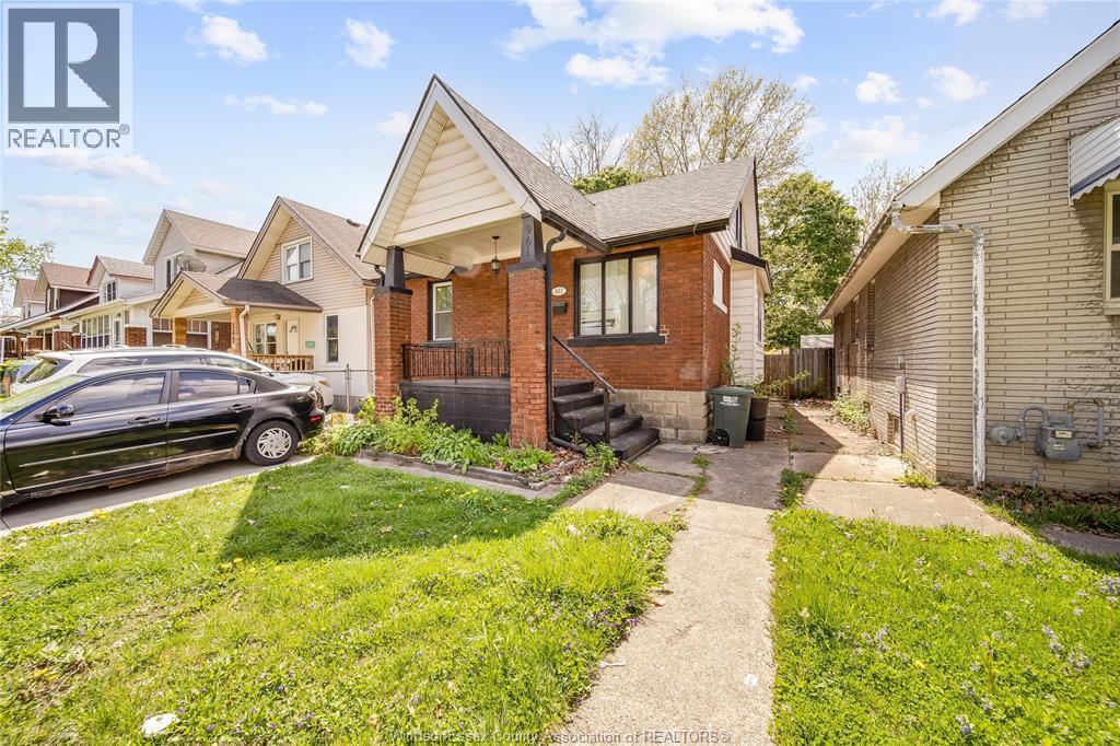 961 Curry Avenue, Windsor — photograph 2