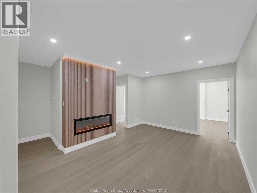 3177 Riverside Drive #208, Windsor — photograph 3