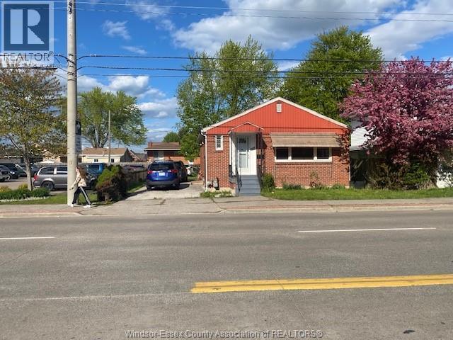 850 Lauzon, Windsor — primary photograph