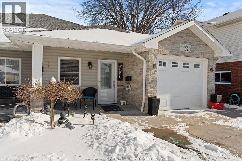 132 Forhan Street, Amherstburg — photograph 3