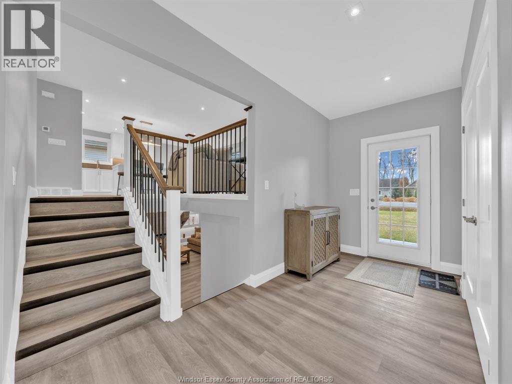 332 Heritage Road, Kingsville — photograph 2