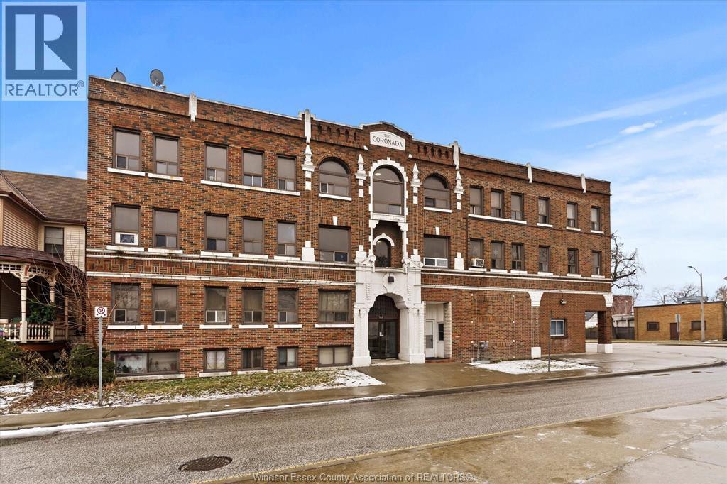 581 Cataraqui Street, Windsor — photograph 2