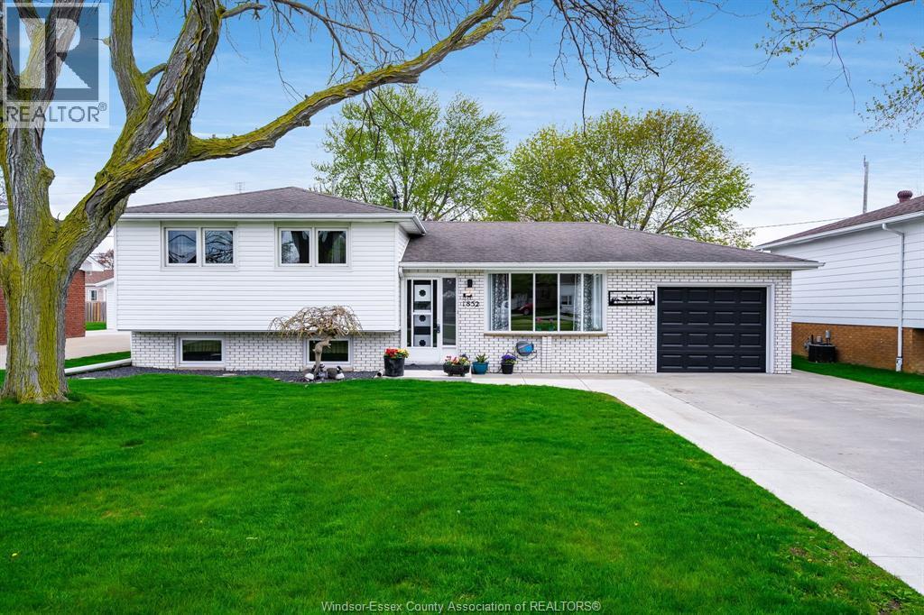 Single Family — 1852 Service Road, Ruthven, Ontario