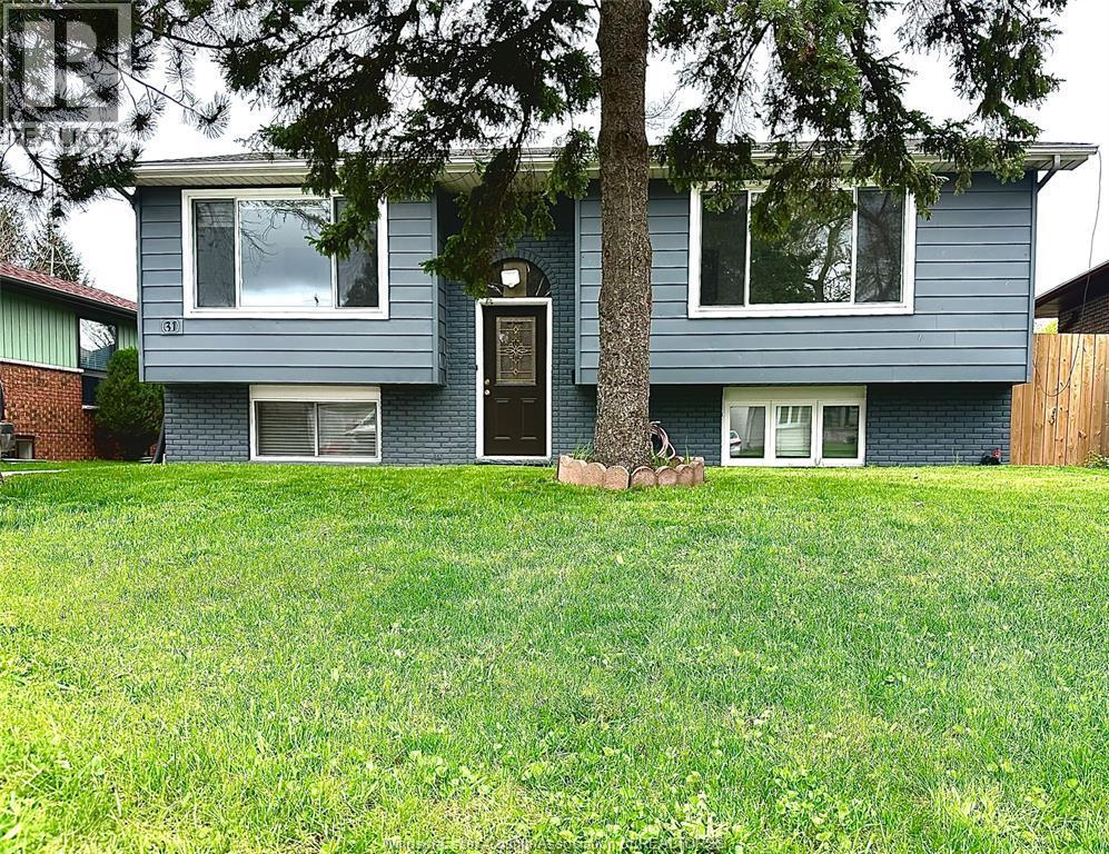 Single Family — 31 Plumbrook, Leamington, Ontario