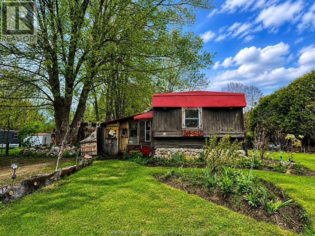 Single Family — 29338 Jane Road, Thamesville, Ontario