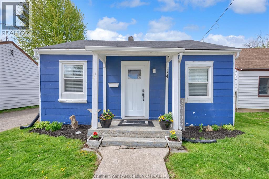 Single Family — 14 McNaughton Avenue, Wallaceburg, Ontario
