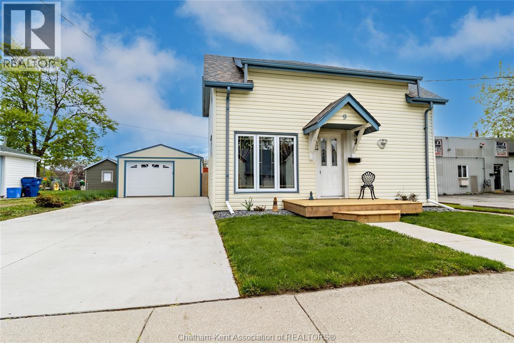 Single Family — 9 Woods Street, Chatham, Ontario