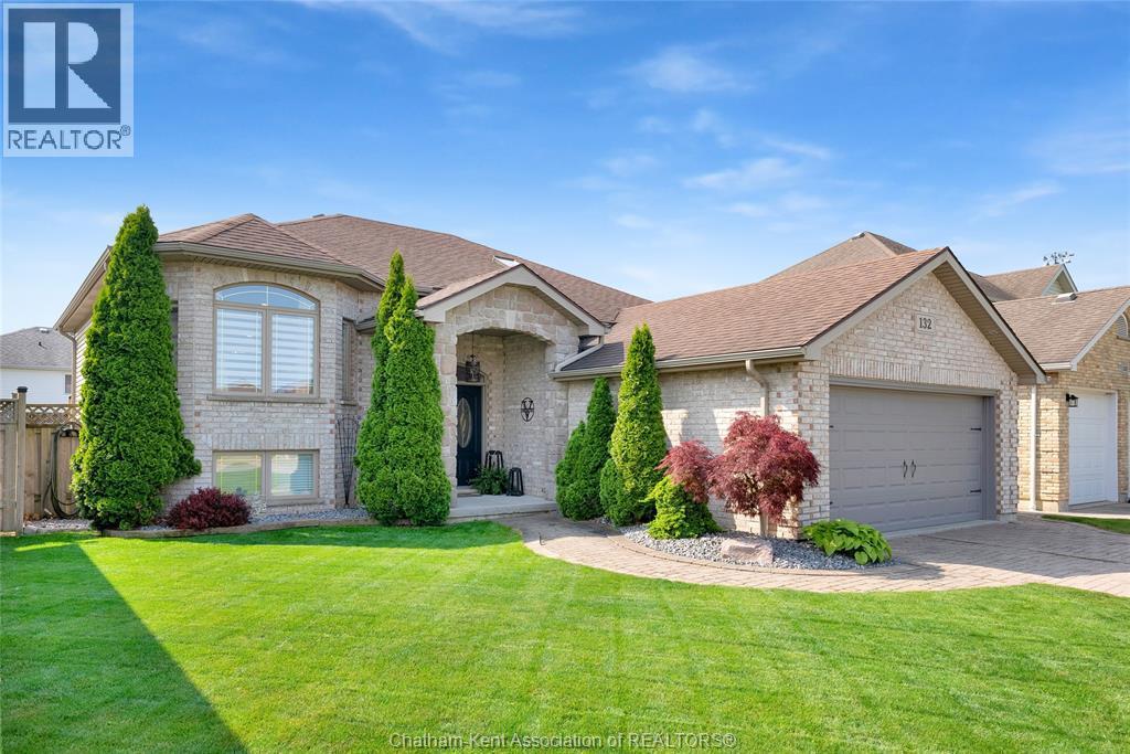 Single Family — 132 Sherwood Court, Chatham, Ontario