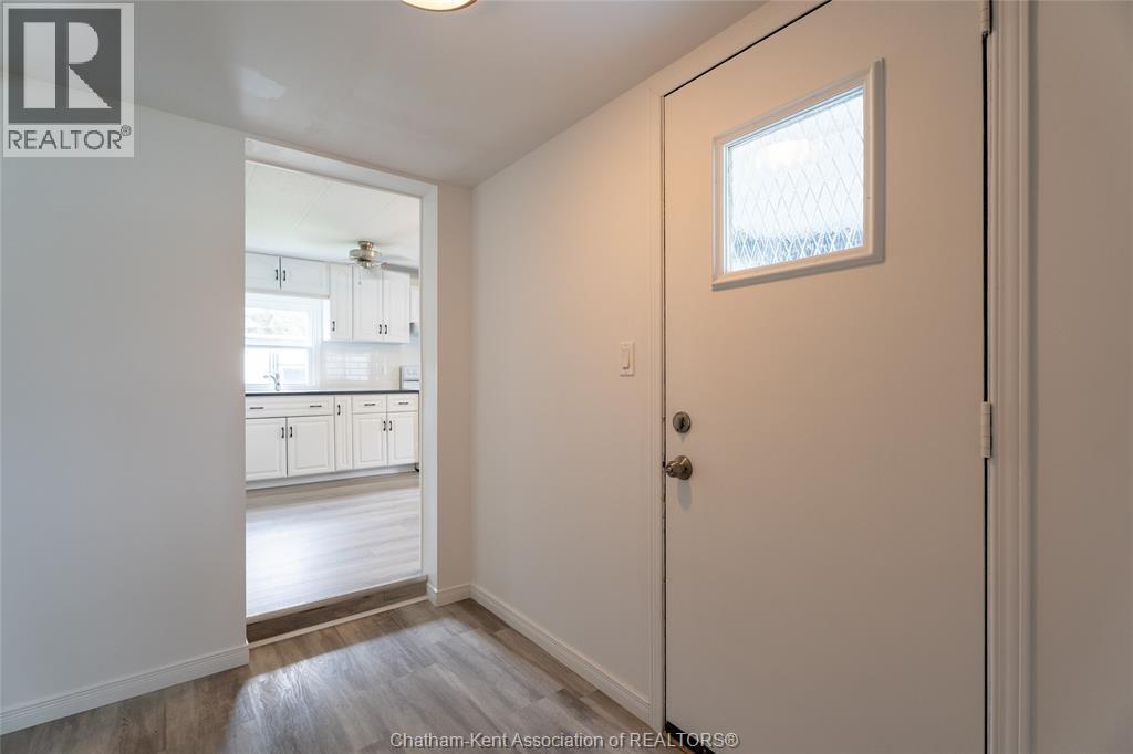 64 Regency Drive, Chatham — photograph 3