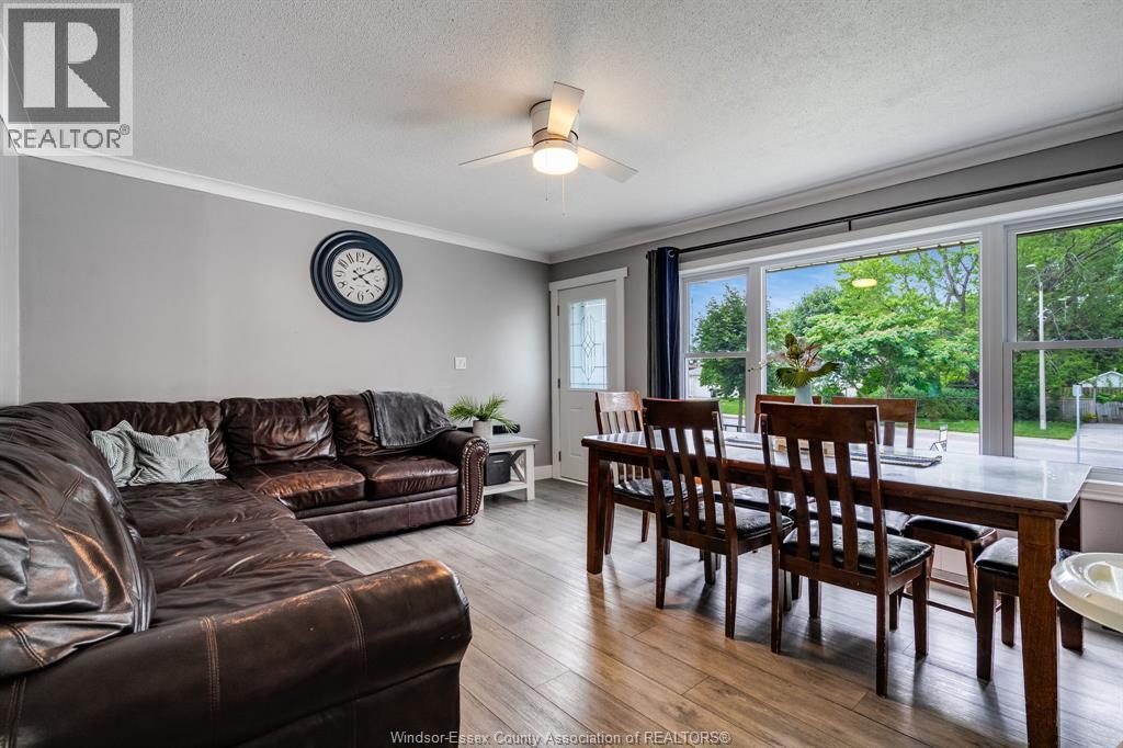 104 Danforth Avenue, Leamington — photograph 2