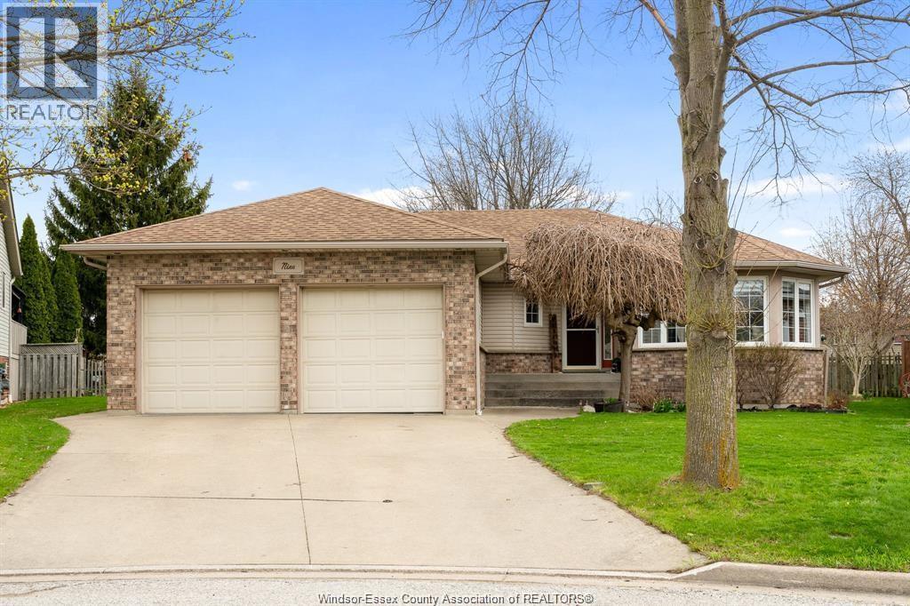 9 Heaton Street, Amherstburg — photograph 2