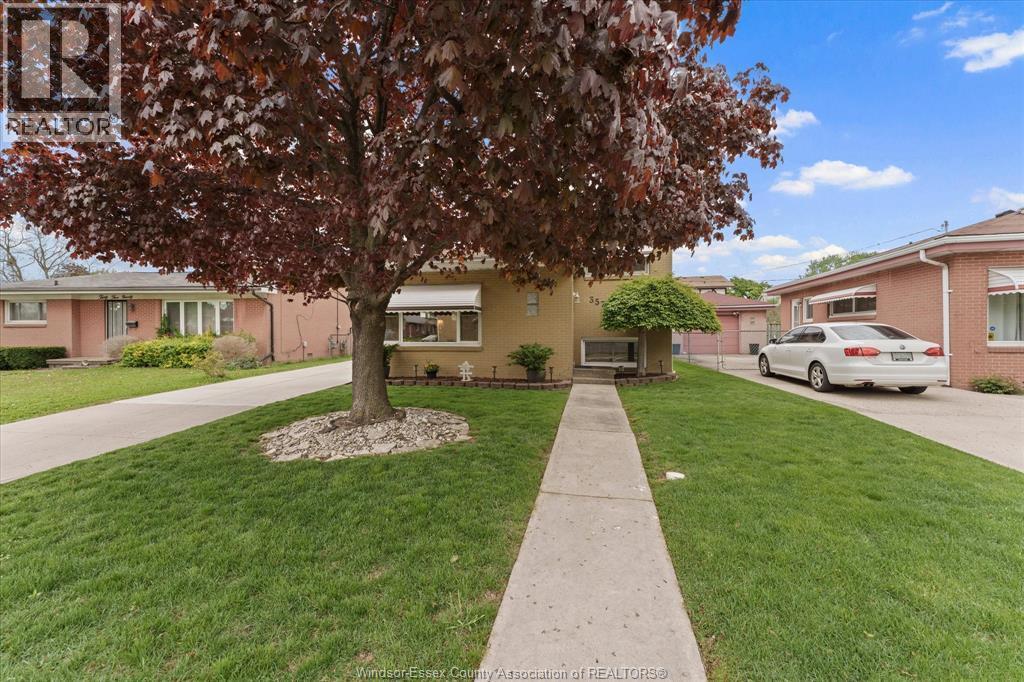 3574 Connaught Avenue, Windsor — photograph 3