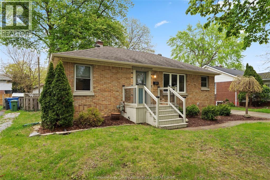 2940 Randolph Avenue, Windsor — photograph 2