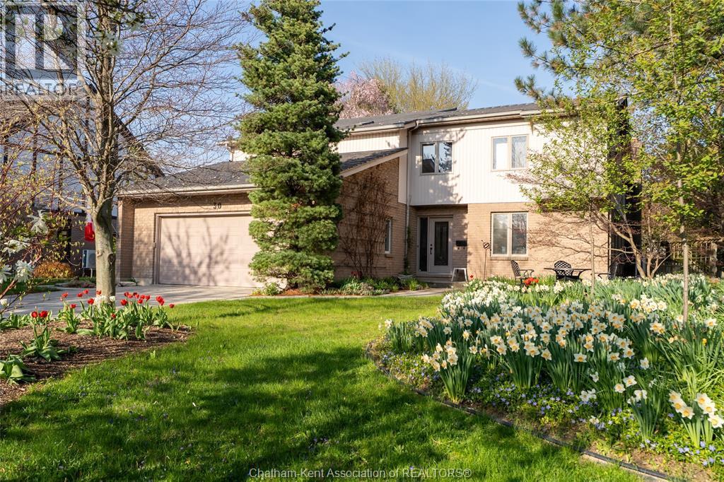 Single Family — 30 Cramar Crescent, Chatham, Ontario