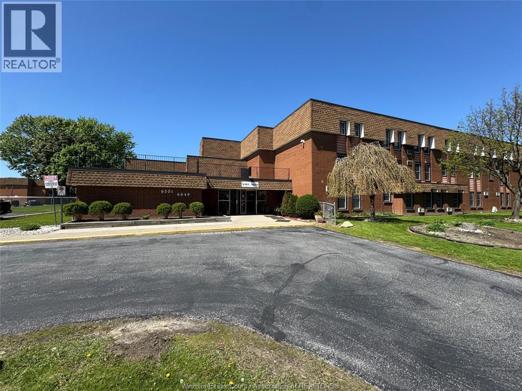 6647 Thornberry Crescent, Windsor — primary photograph
