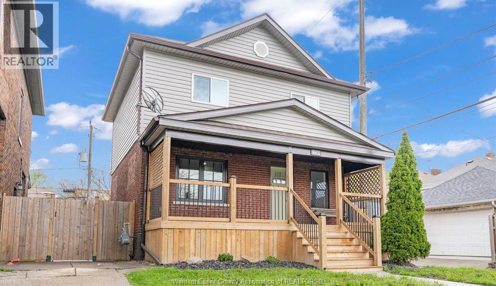 1219 Elsmere Avenue, Windsor — photograph 2