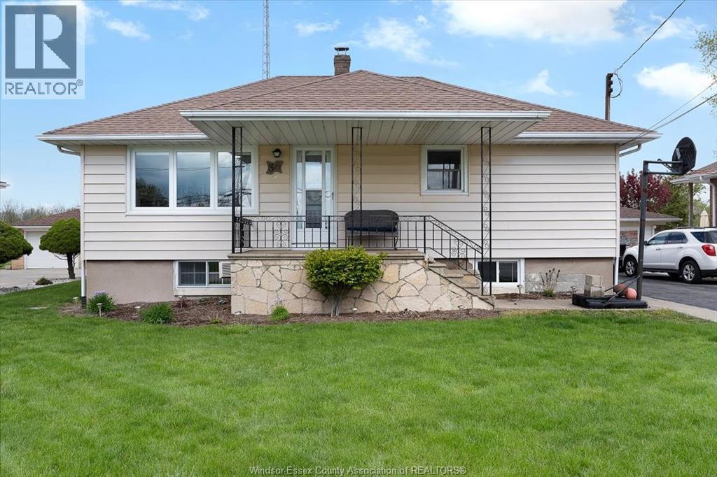 34 Texas Road, Amherstburg — photograph 3
