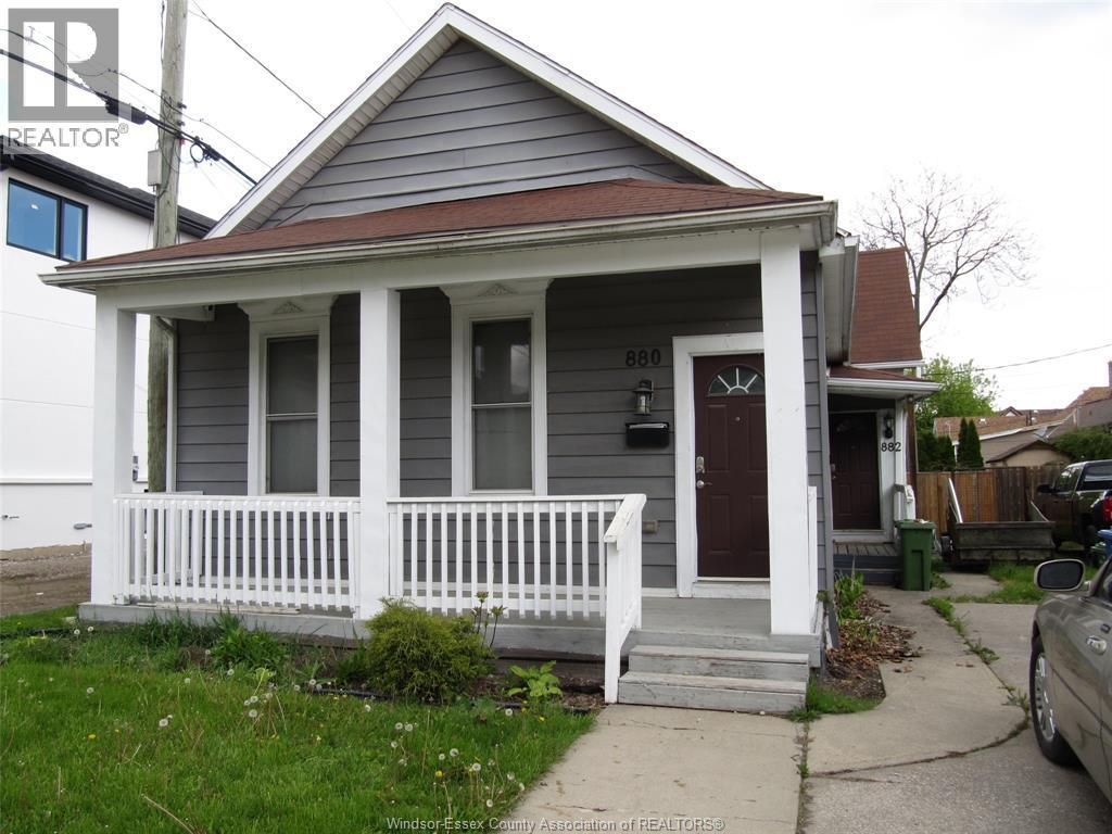 880 University Avenue, Windsor — primary photograph