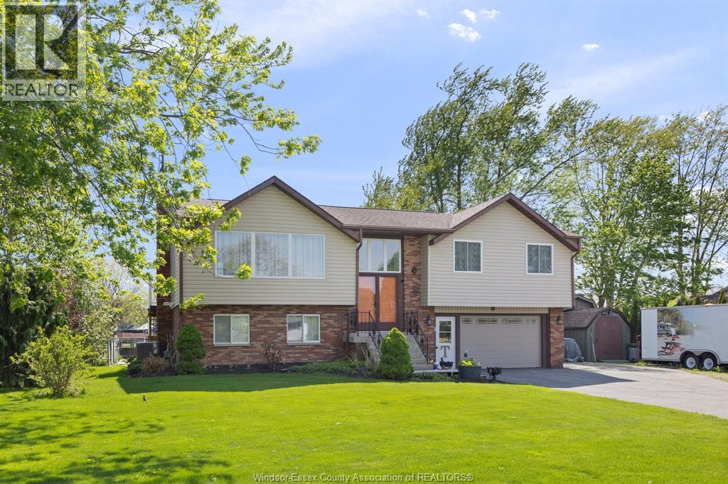 19079 Blue Water Avenue, Lakeshore — photograph 2