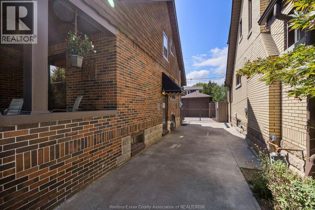 2333 Chilver, Windsor — photograph 2