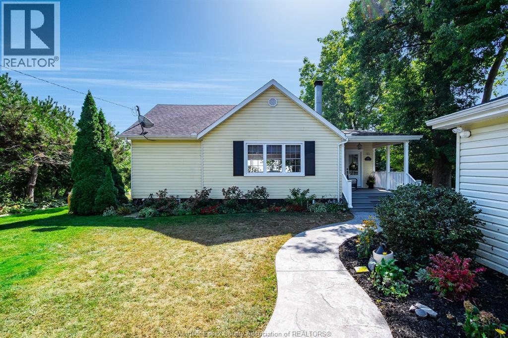 389 Erie View, Harrow — photograph 2
