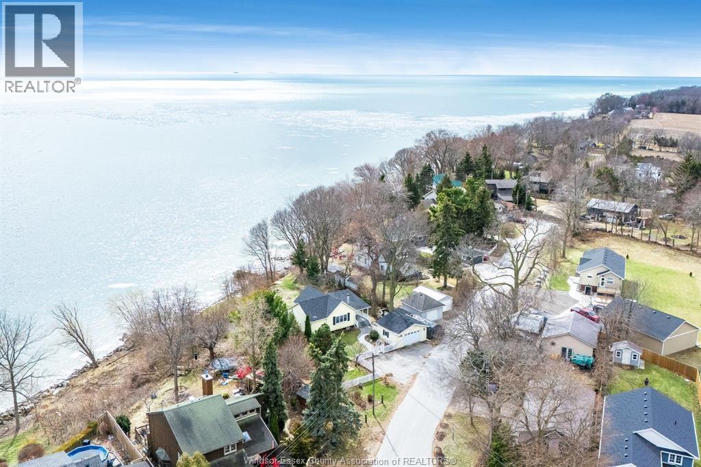 389 Erie View, Harrow — photograph 3