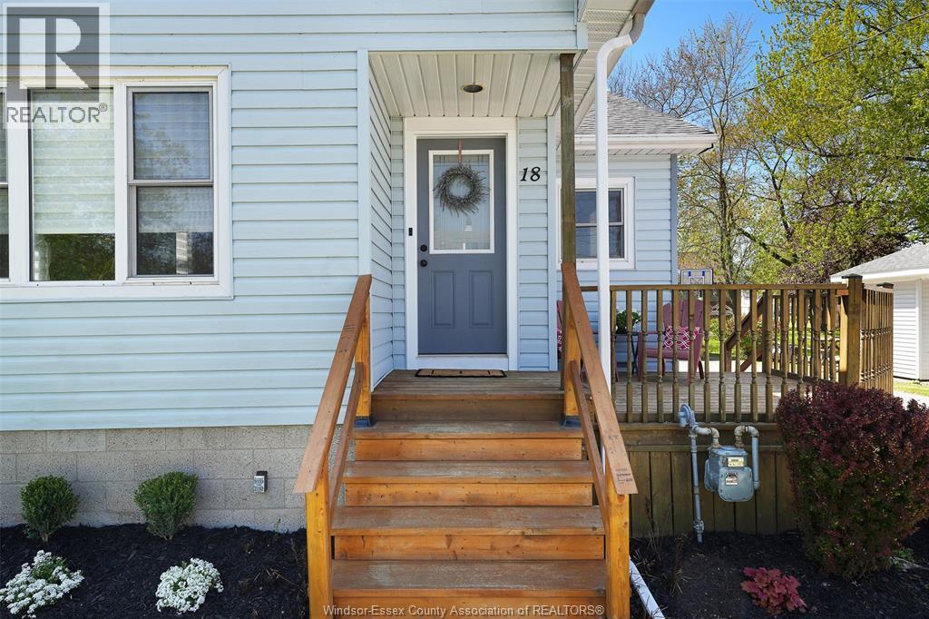 18 Walker Avenue, Wheatley — photograph 2