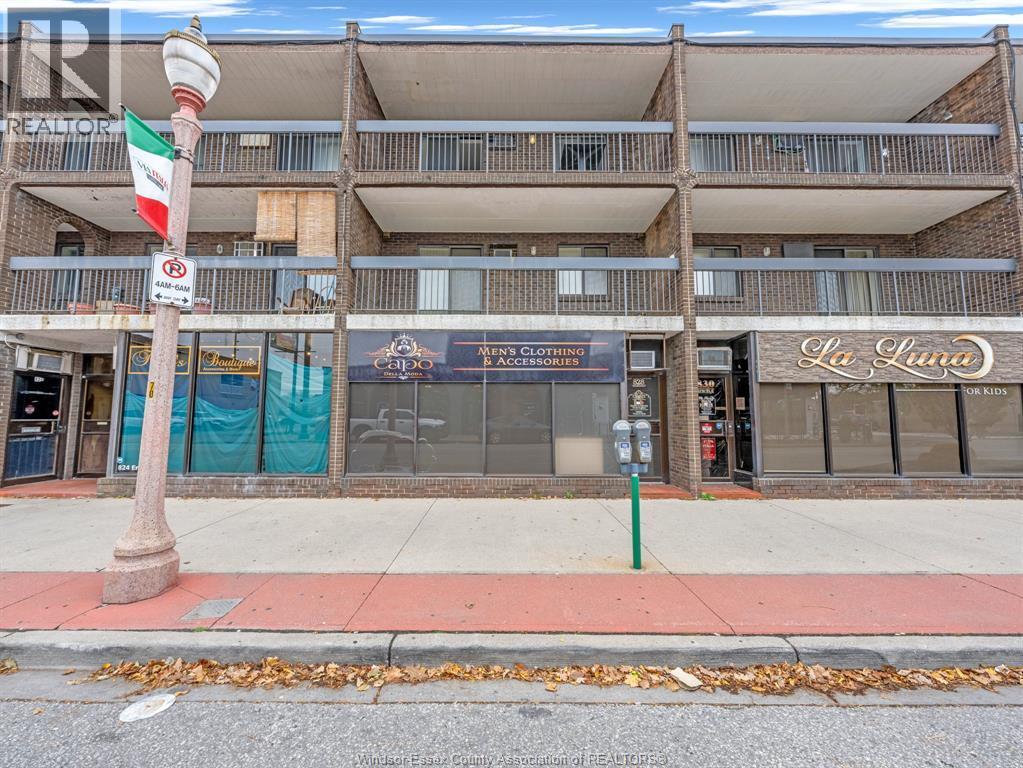 828 Erie Street, Windsor — photograph 2