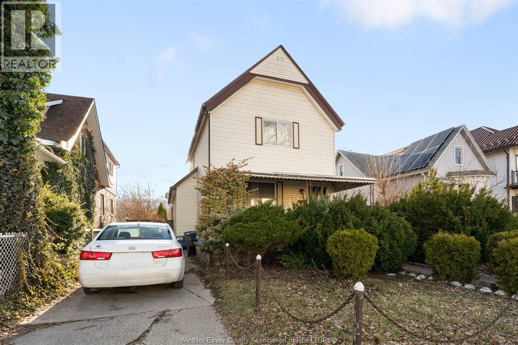 497 Caron Avenue, Windsor — photograph 2