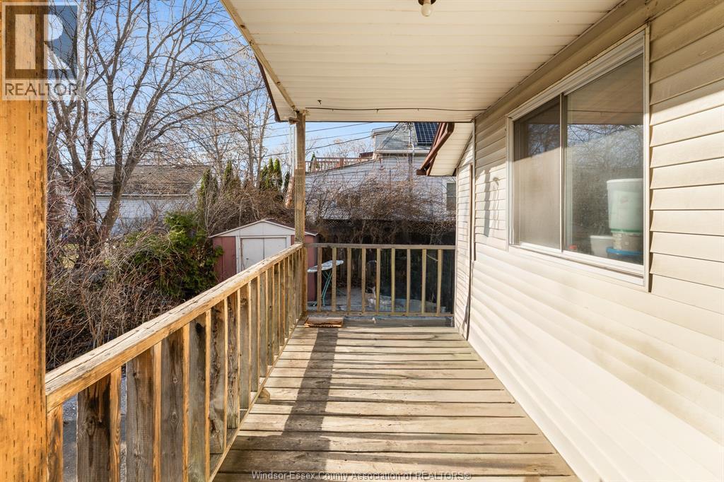 497 Caron Avenue, Windsor — photograph 3