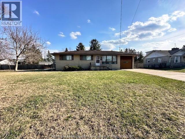 921 Kennedy Drive, Windsor — photograph 2