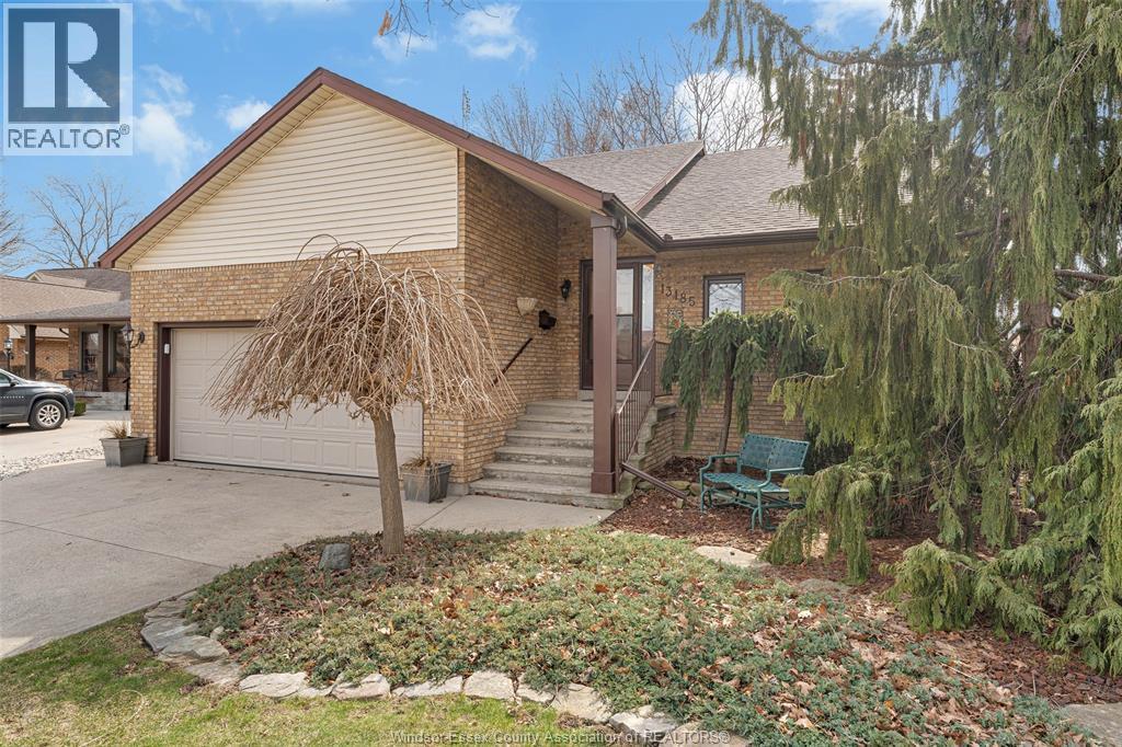13185 Salich Court, Tecumseh — photograph 2
