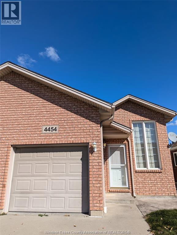 4454 Tumbleweed Crescent, Windsor — photograph 2