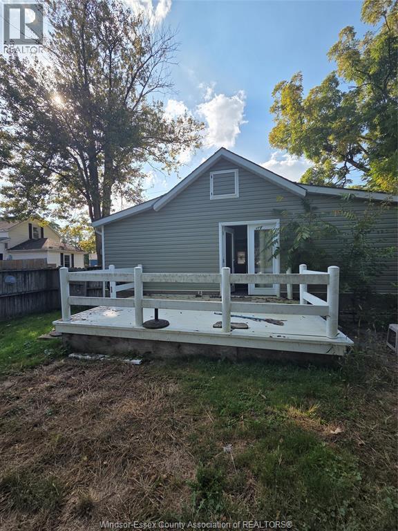 434 Isaac Street, Dresden — photograph 3