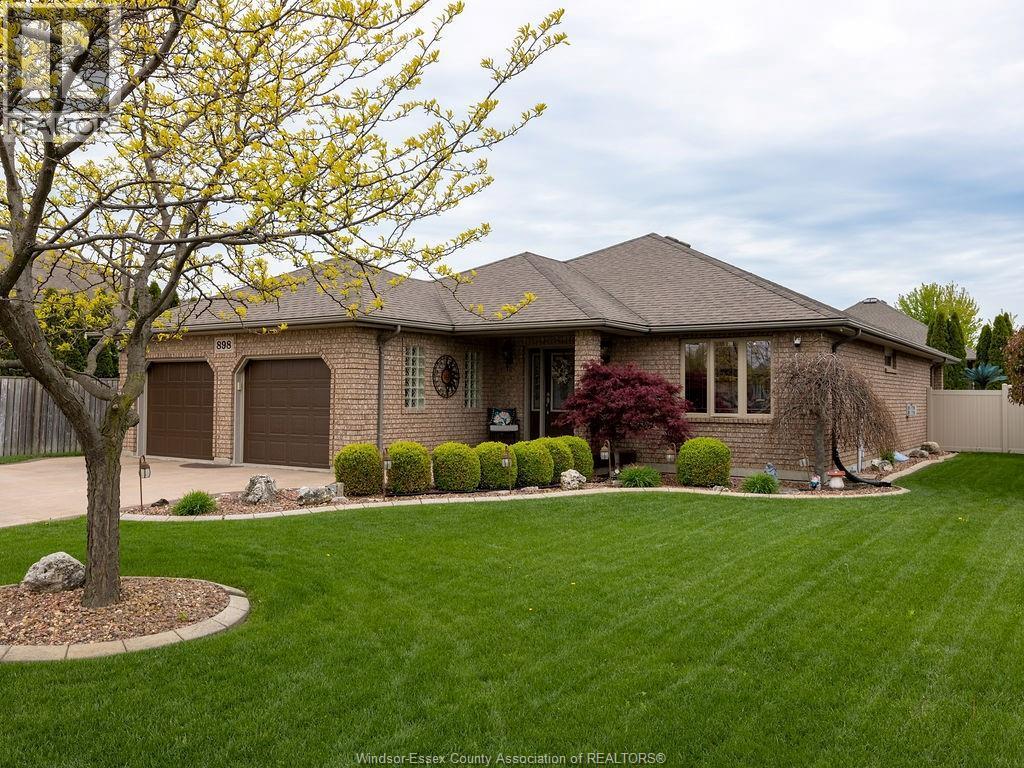 898 Southwood Drive, Lakeshore — photograph 2